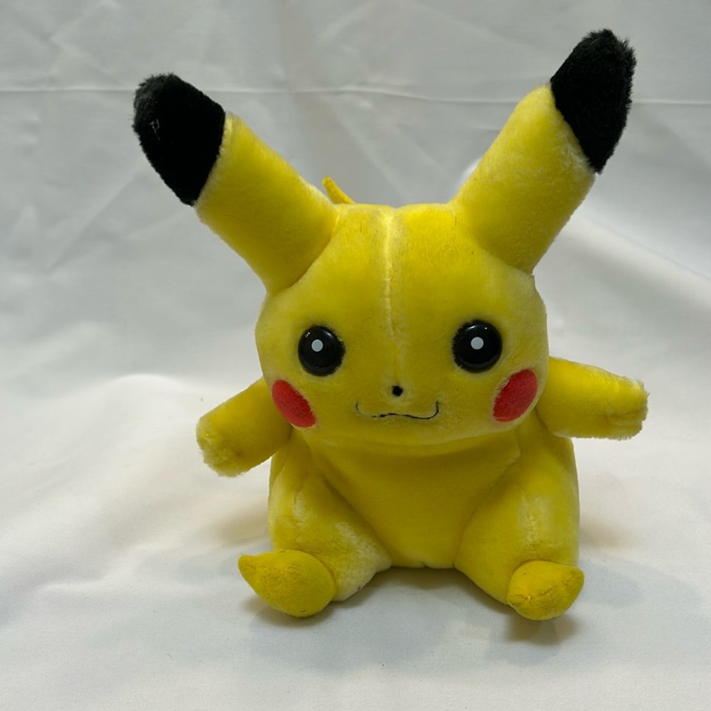 Nintendo Pokemon Pikachu Vintage 1998 Plush